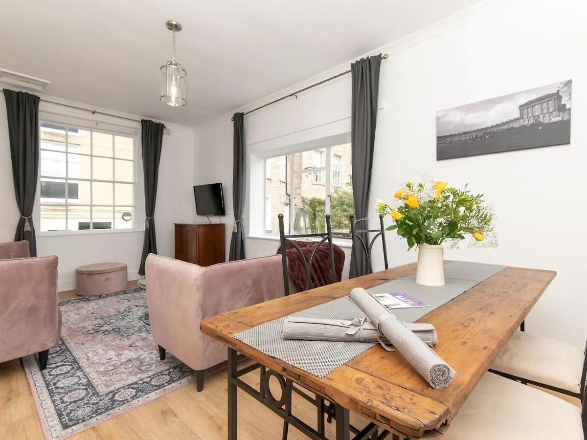 Pass The Keys Stylish 2 Bed Central Bath Apartment With Parking