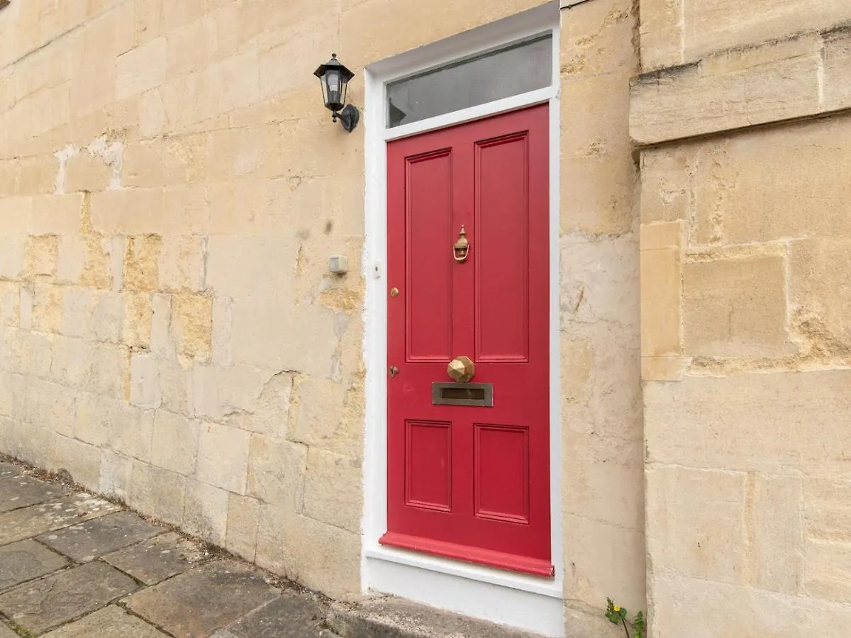 Pass The Keys Stylish 2 Bed Central Bath Apartment With Parking Royaume-Uni