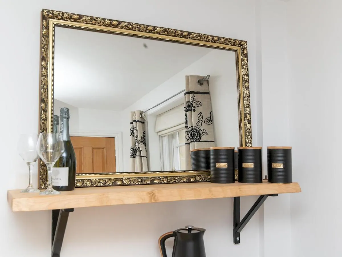 Hébergement de vacances Pass The Keys Stylish 2 Bed Central Bath Apartment With Parking